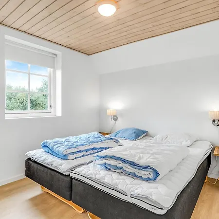 Cozy Home In Ulfborg With Sauna בית נופש Ulfborg